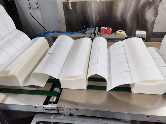 Autocollant thermique adhésif pour code-barres, étiquette adhésive pliée en éventail, taille personnalisée 100mm*150mm